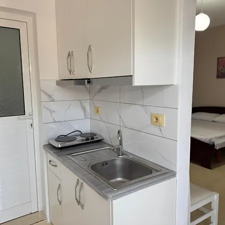Tomi Lägenhetshotell Sarandë