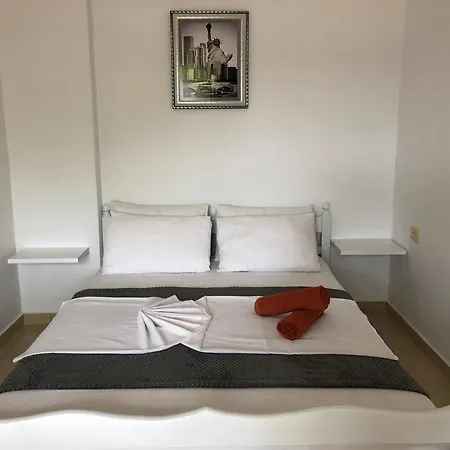 Tomi Aparthotel