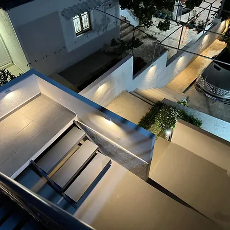 Апарт-отель Tomi Garden Apartment 3*