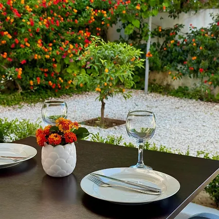 Tomi Garden Apartahotel Sarandë