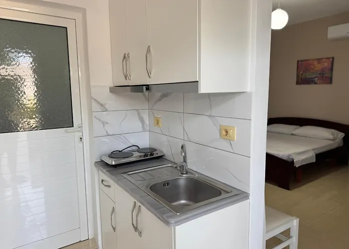 Tomi Aparthotel Sarandë